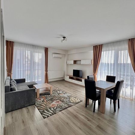 Apartamento Apartament Madeira Oradea Exterior foto